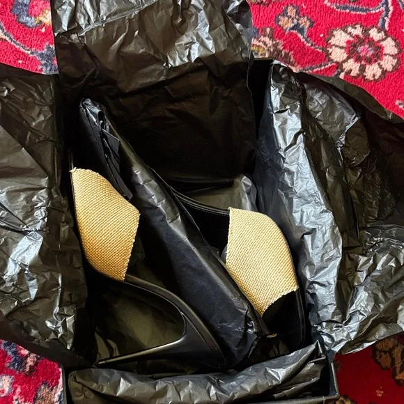 Saint Laurent Women's Cream Mules - Picture 8 of 10